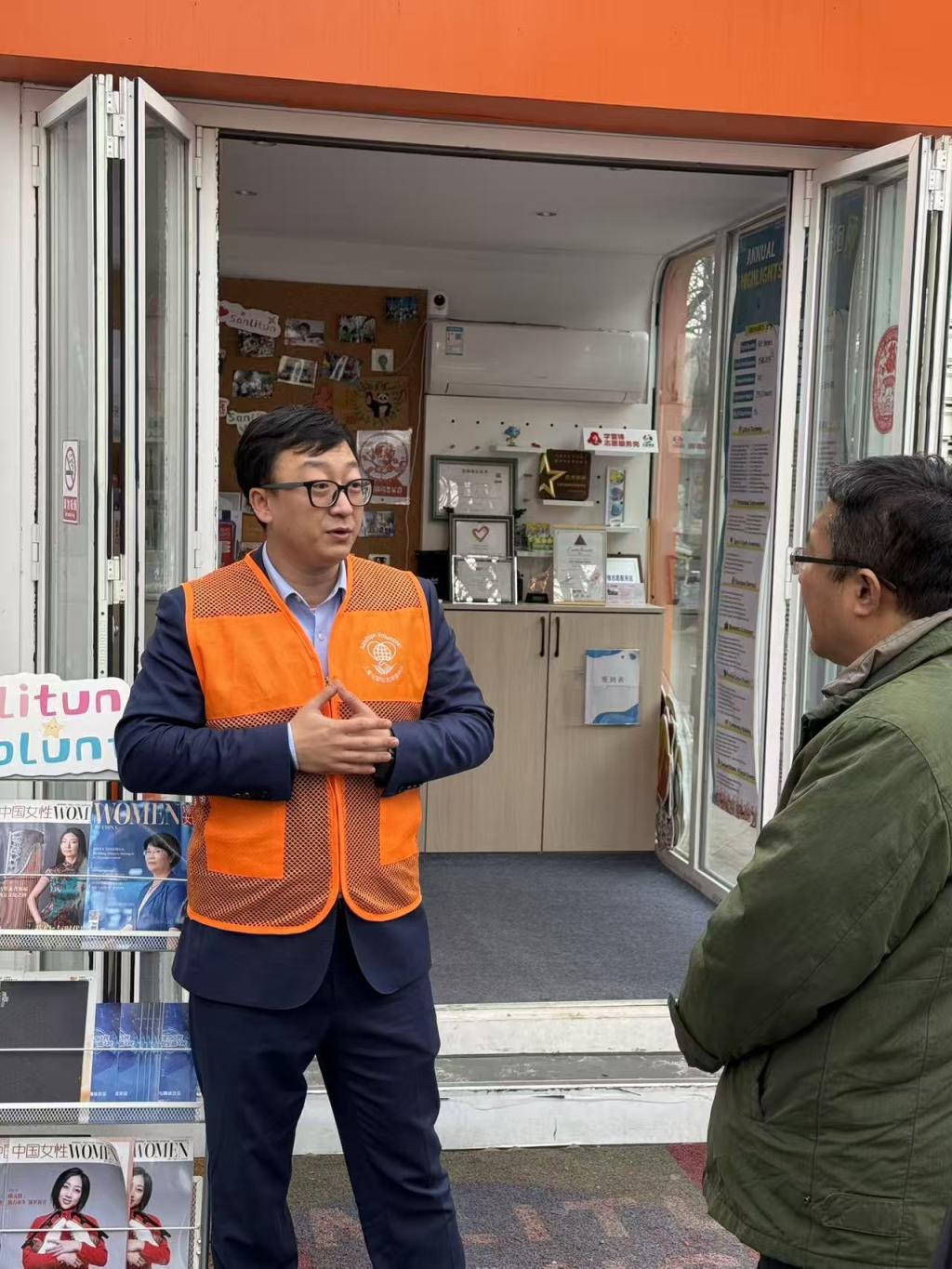 袁乾铭 Adam Yuan 在三里屯国际志愿服务小屋